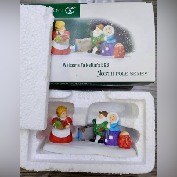 Department 56 Welcome To Nettie's B&B - Picture 6 of 7